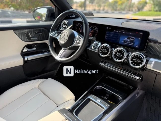 Mercedes Benz GLB250 gallery image