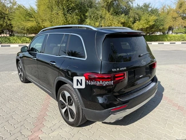 Mercedes Benz GLB250 gallery image