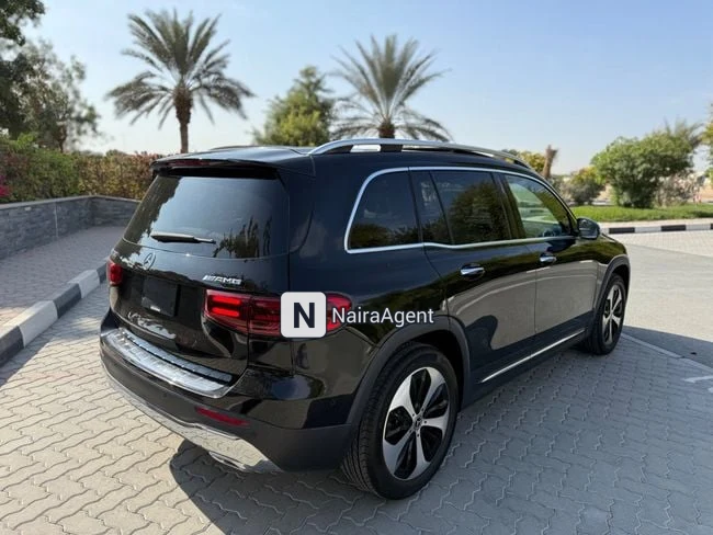 Mercedes Benz GLB250 gallery image