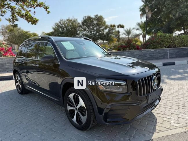 Mercedes Benz GLB250 gallery image