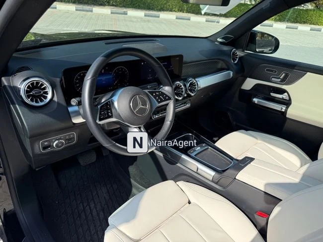 Mercedes Benz GLB250 gallery image